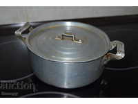 Aluminum saucepan with lid